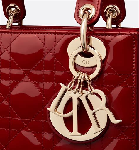 Sac Lady Dior Small Cuir de veau Cannage verni rouge cerise